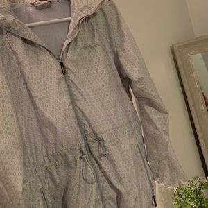 Detailed Columbia wind breaker